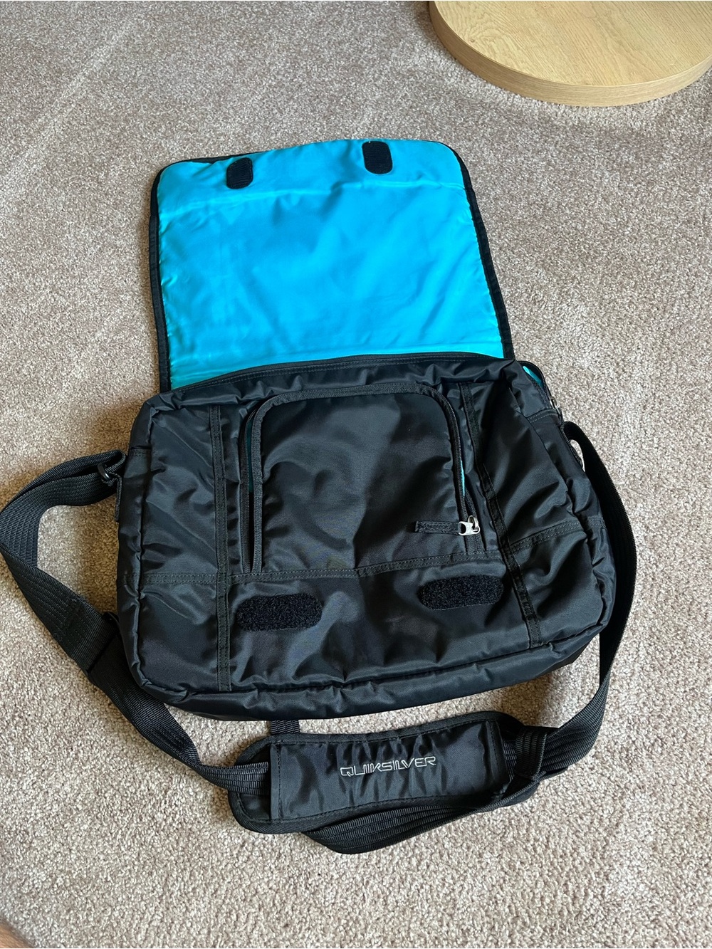 VTG 00’s / Y2K Quiksilver Black & Blue Satchel Bag - Picture 3 of 6